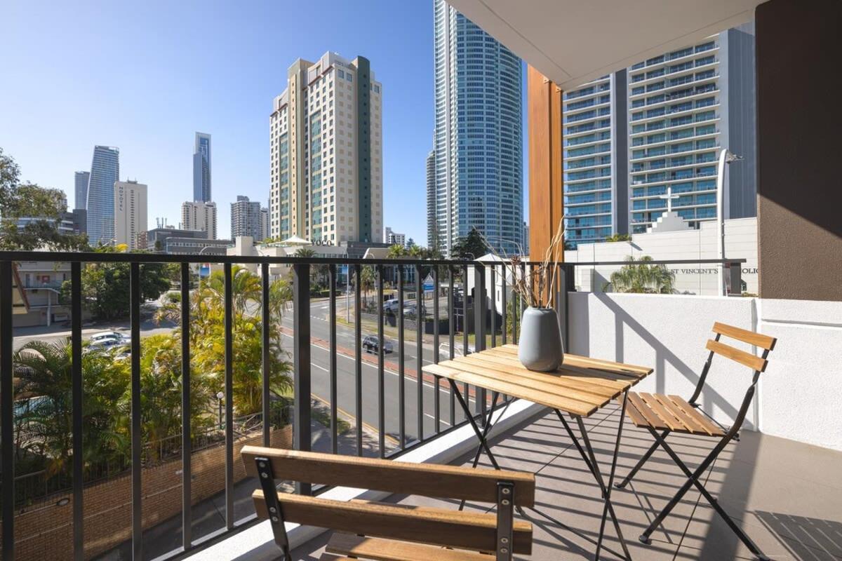 Surf's Up Stunning Paradise Serenity Gold Coast